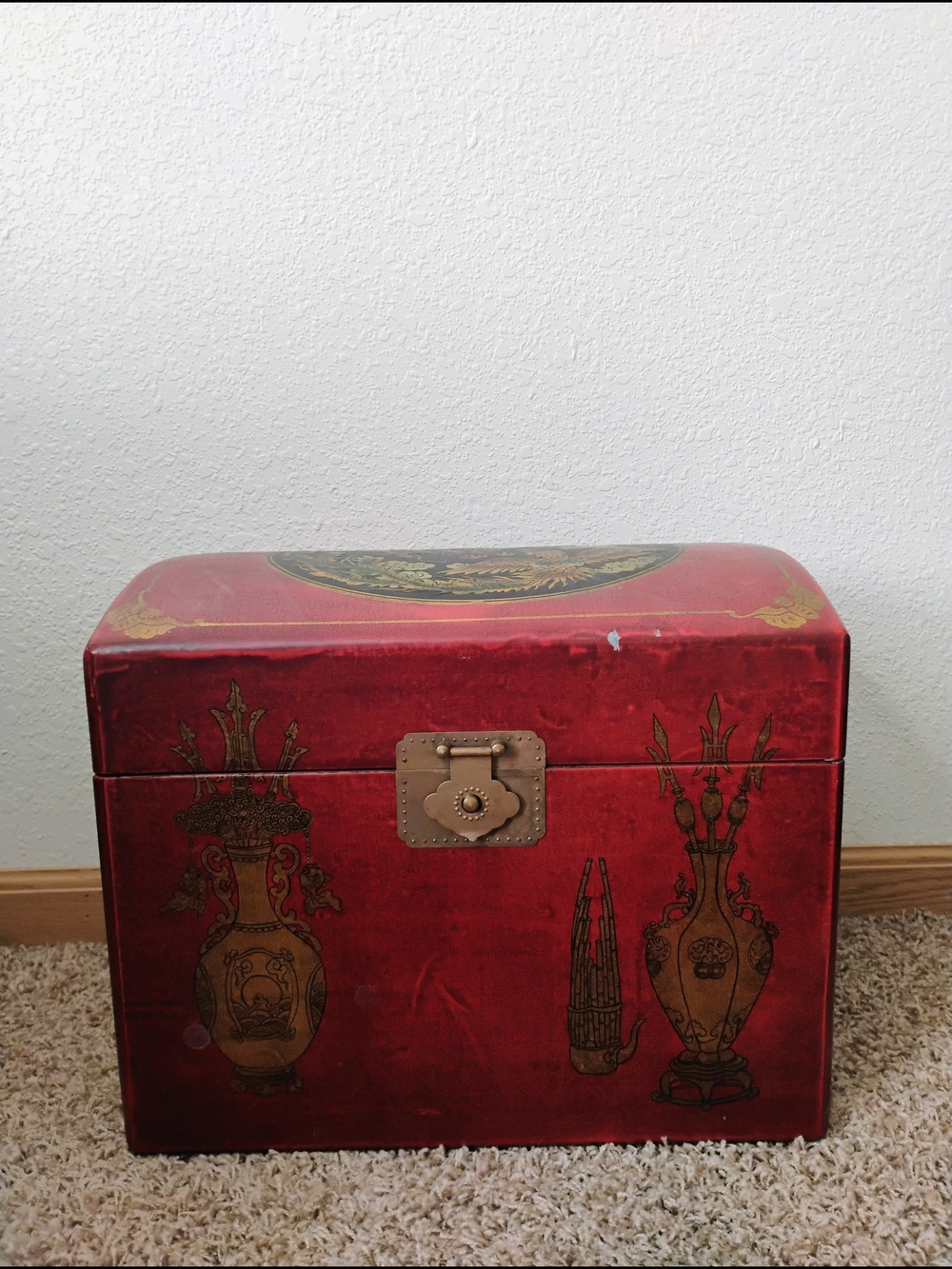 Crimson Vintage Art Decorative Storage Trunk/Chest